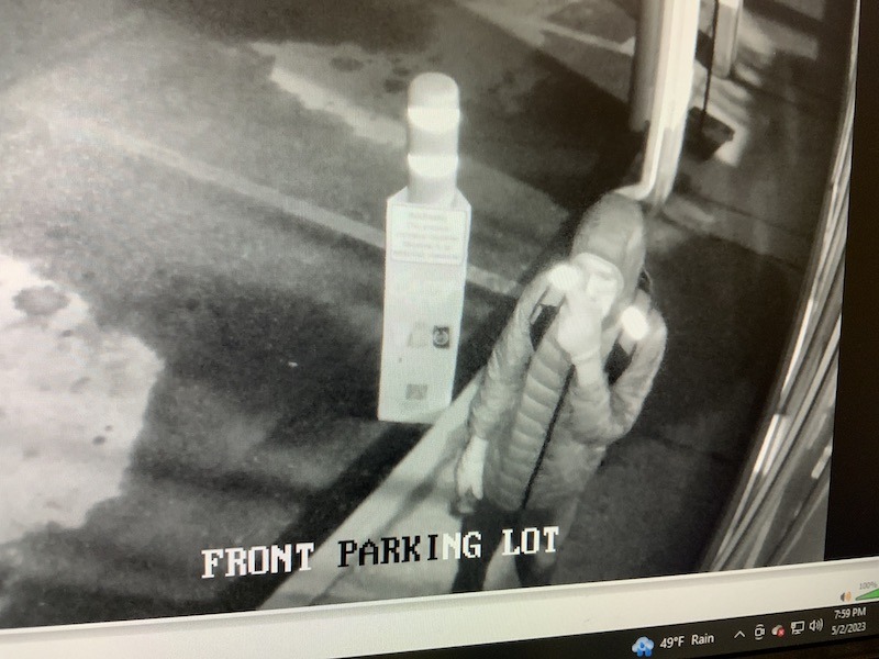 Brandon Police seek info about burglary at Jiffy Mart
